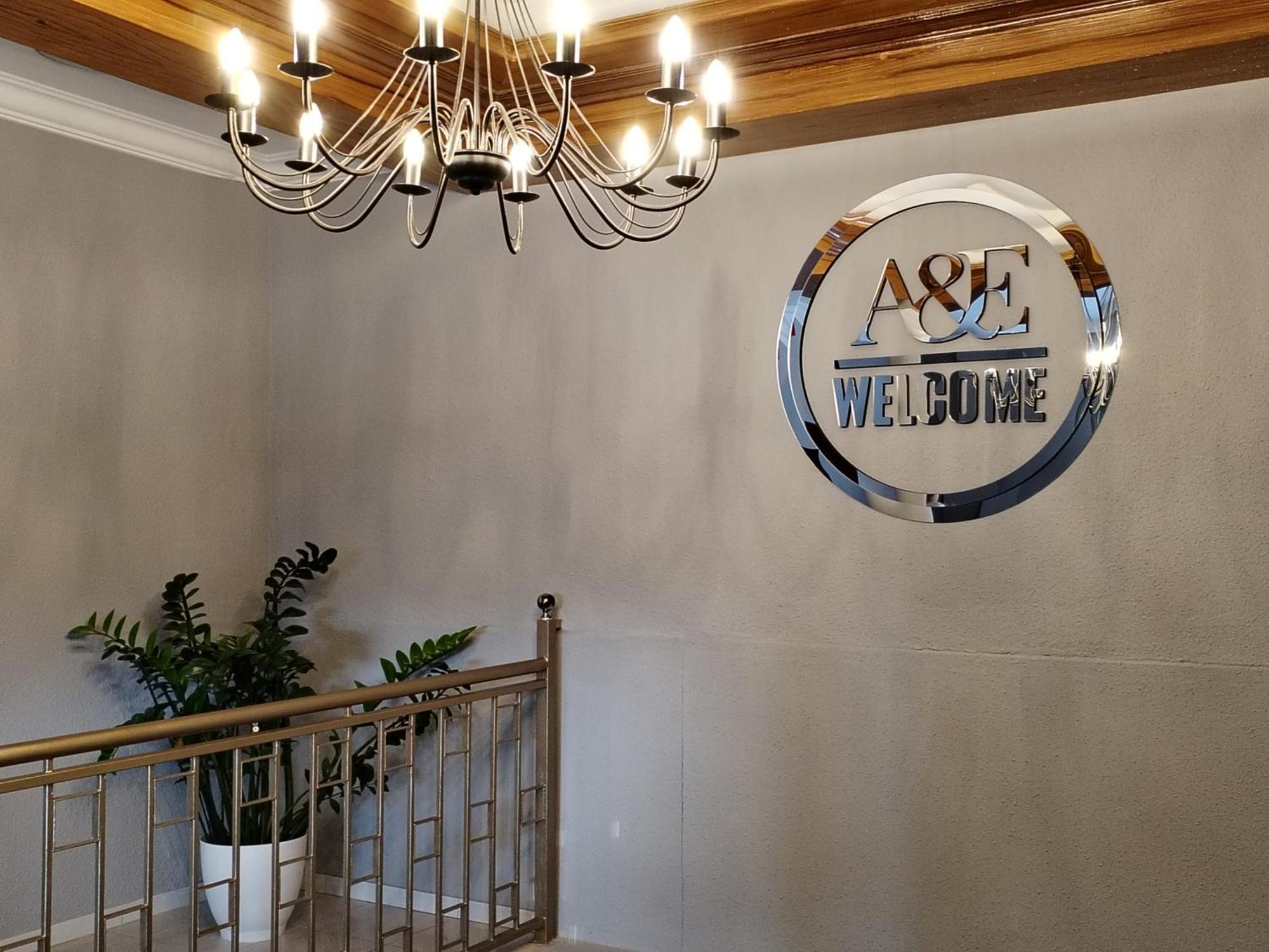 Pension A&E 马尼塞斯 外观 照片