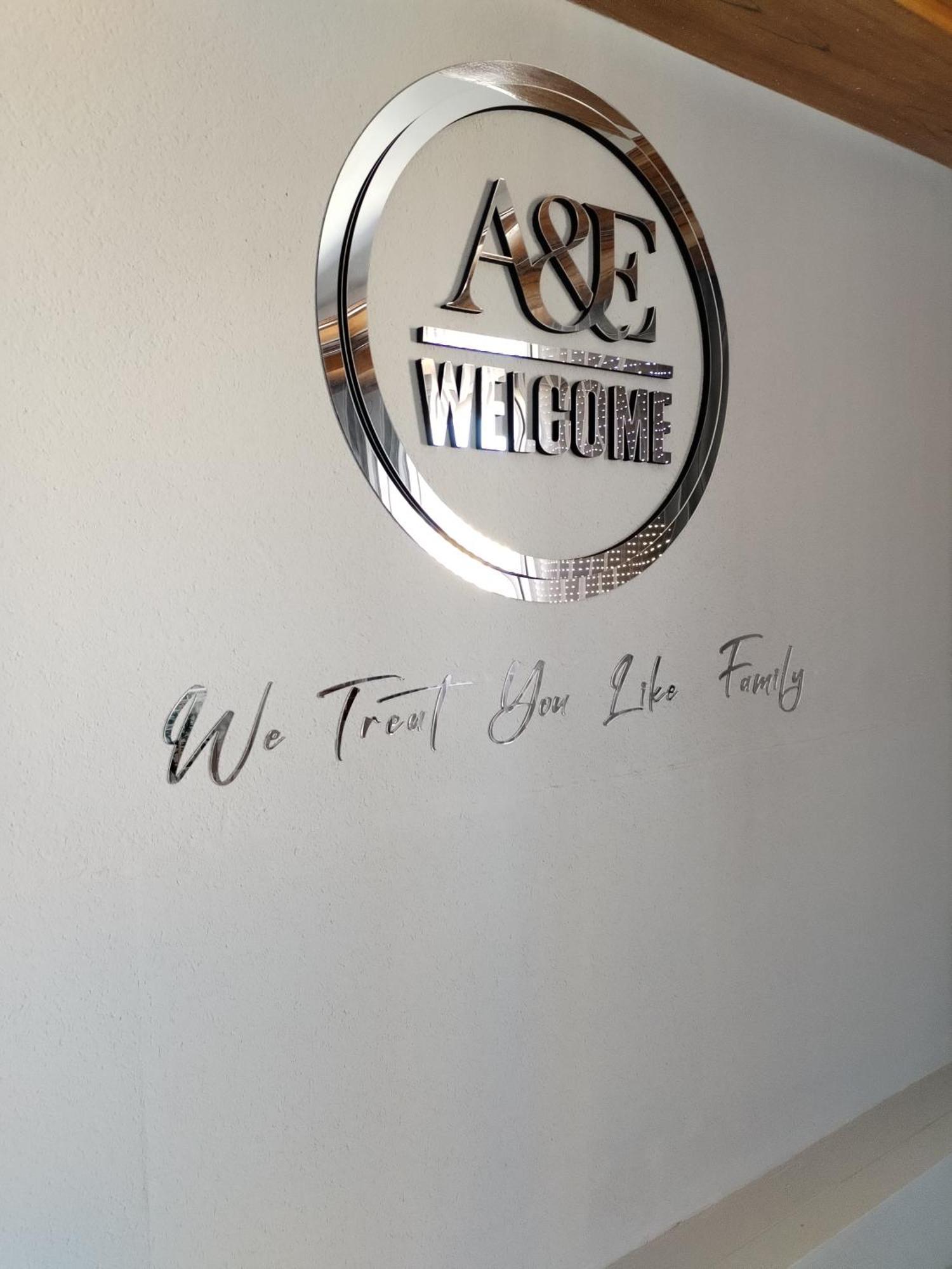 Pension A&E 马尼塞斯 外观 照片